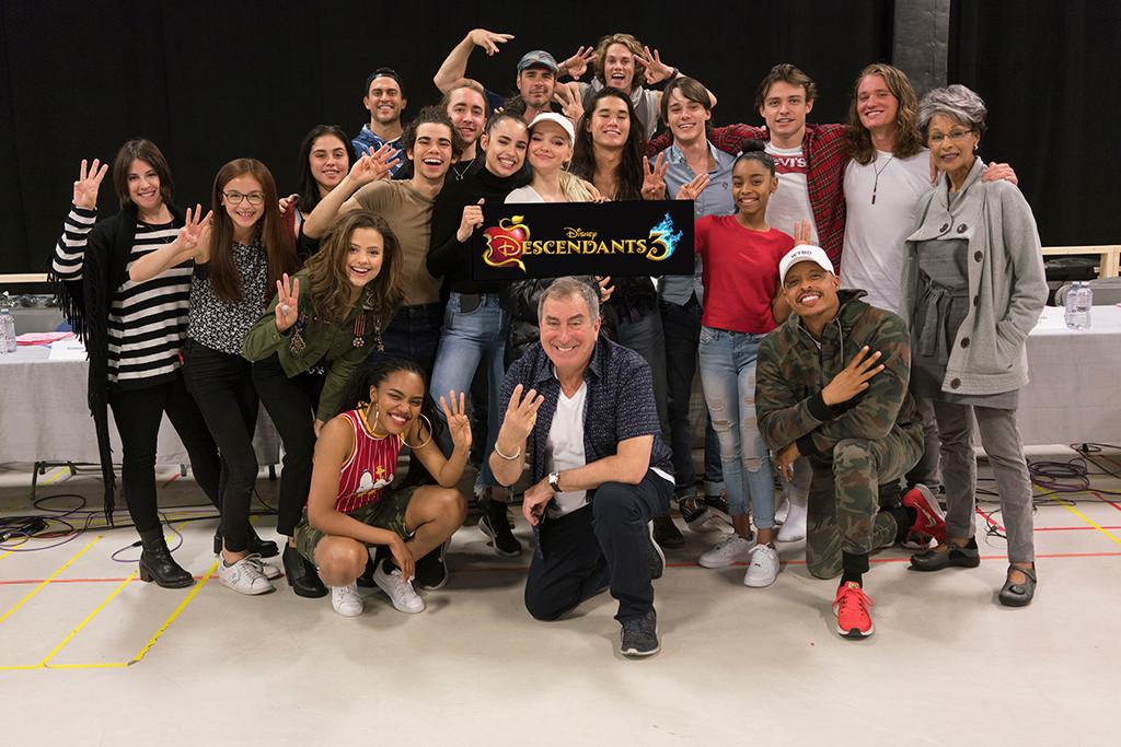 Descendants 3 First Look See Carlos Evie Jay And Mal S